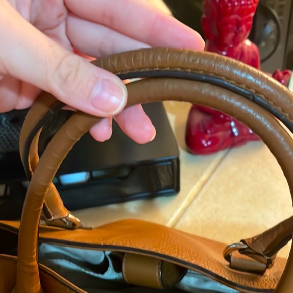 Michael Kors leather purse (SOLD) - Picture 3 of 7